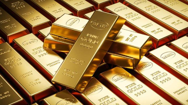 Gains in U.S. equities and dollar curtail upside move in gold today