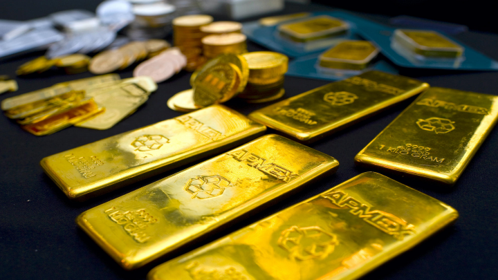 Gold and silver stage a modest recovery